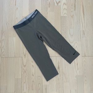 ❗️crop nike pros❗️